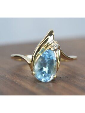 Vintage 14k Yellow Gold Pear Cut Swiss Blue Topaz & Diamond Accent Wrap Ring